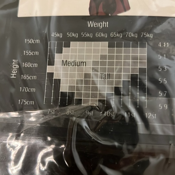 🐷🆕 Love Kylie Back Seam Fishnet Tights - Picture 8 of 10